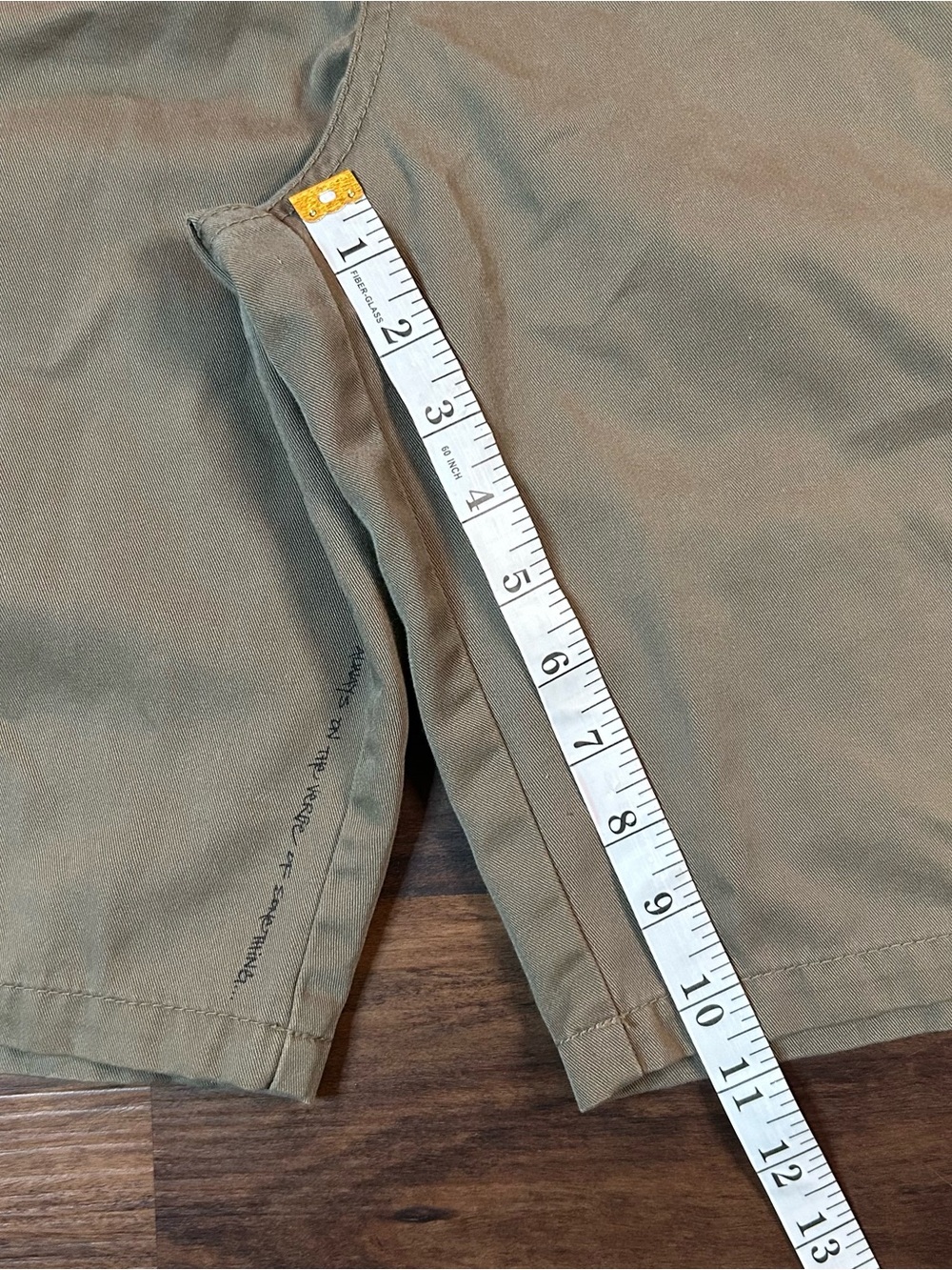 Vintage Y2K/90s Billabong Men's Cargo Shorts in Khaki - Picture 7 of 9